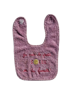 Bavoir rose naissance